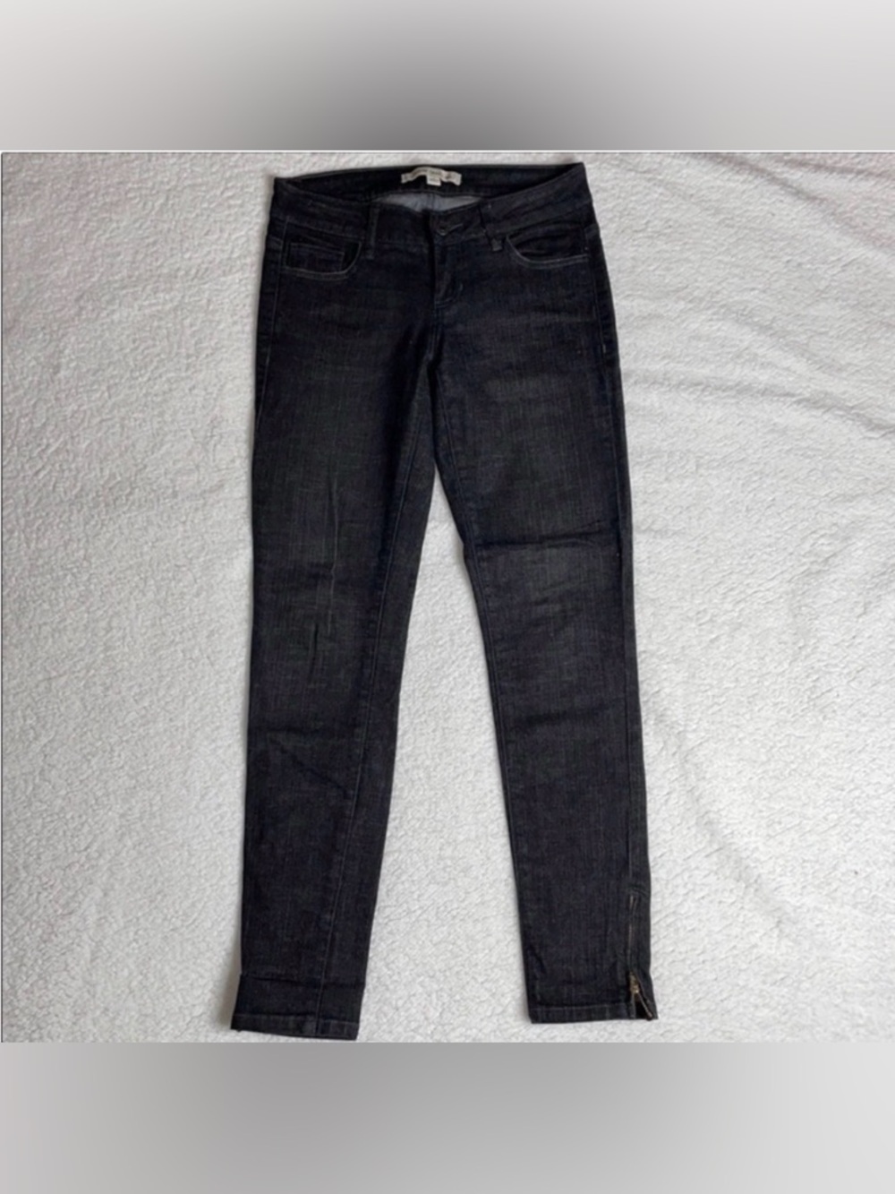 Forever 21 Black wash Jeans zipper bottoms Denim 
Size 24
